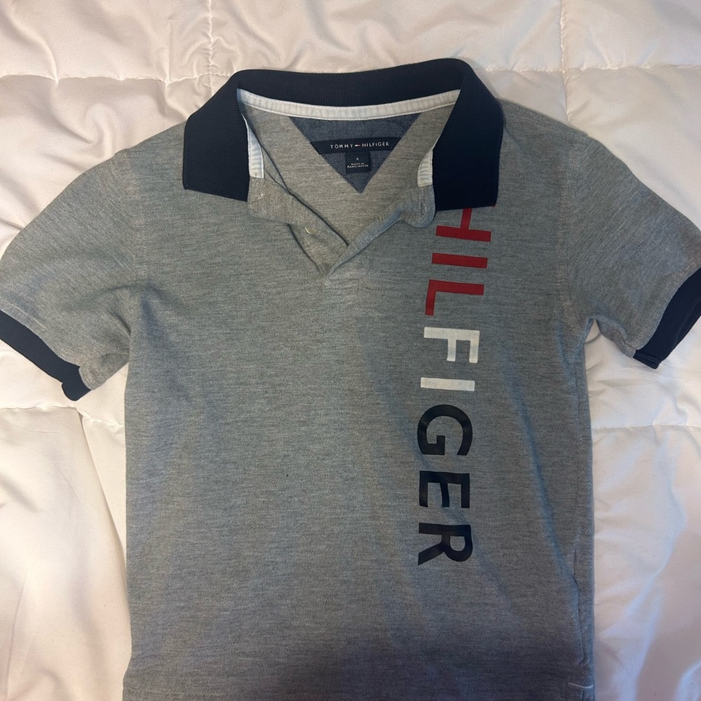 ☀️3/$25☀️ Boys size 6 Hilfiger Polo